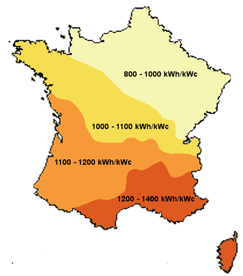 Carte indicative : 800 à 1 000 kWh/kWc au nord, 1 000 à 1 100 au centre, 1 100 à 1 200 au sud-ouest et 1 200 à 1 400 au sud et en Corse